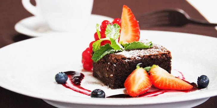 Brownies s lesním ovocem, noček mascarpone
