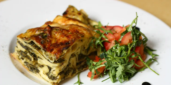 Hlavní chod jsou lasagne se špenátem, ricottou a parmazánem.