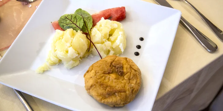 V restauraci si vychutnáte bohaté snídaně i 2chodové večeře (dle zvolené varianty).