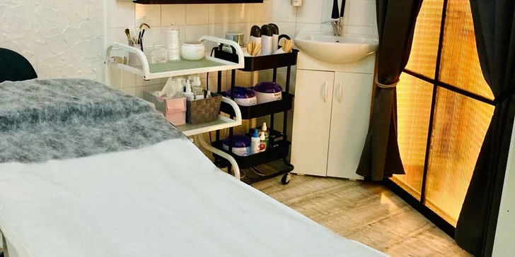 Zvolte anti-age péči, ošetření očního okolí, kosmetiku včetně barvení obočí a řas nebo třeba lymfatickou masáž obličeje.