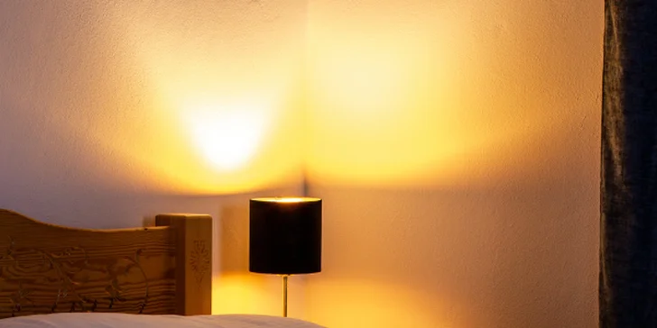Tešiť sa môžete na pohodlné postele, vlastnú kúpeľňu. Trojložková izba s balkónom