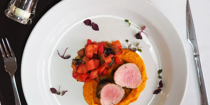 Panenka na grilu se zeleninovým ratatouille, dýňové pyré