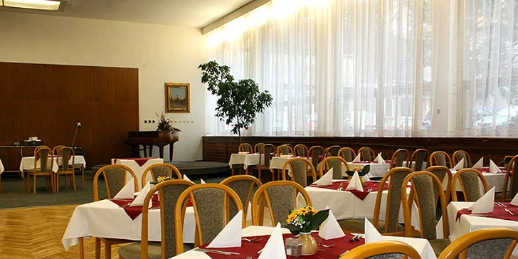 V hotelové restauraci si každý den pochutnáte na plné penzi.