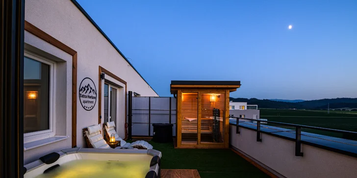 Najväčším lákadlom je súkromné wellness na priestrannej terase (70 m 2). Čaká vás vírivka aj fínska sauna.