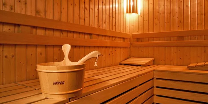 V moderním wellness centru se prohřejete v sauně.