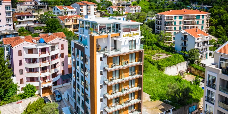 Hotel byl otevřený roku 2019 a vyniká elegantním stylem a příjemnou atmosférou. 