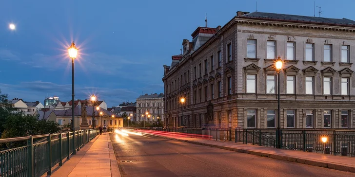 Lektor Miloš Kotek fotografuje déle než 20 let. Zaměřuje se na fotografování města, architektury a krajiny.
