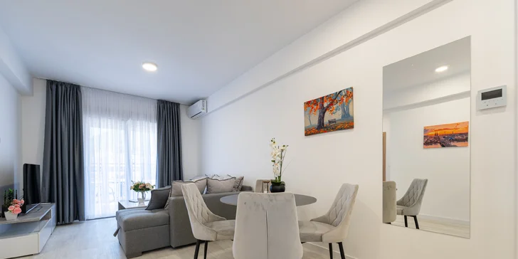 Apartmány jsou moderní, v nabídce je pro 2–3 osoby nebo větší až pro 5 osob. 