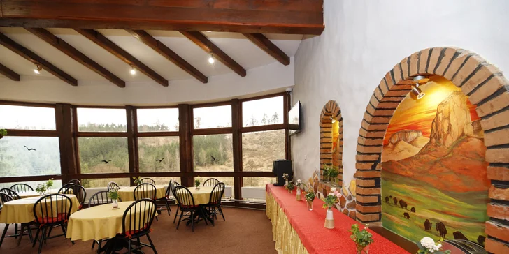 Ale do restaurace si můžete zajít i na oběd nebo večeři.