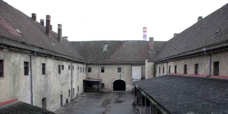 Prohlédněte si bývalou věznici gestapa na Cejlu. Pro mnoho žen byla přestupní stanicí na cestě do nacistických koncentračních táborů včetně Osvětimi.