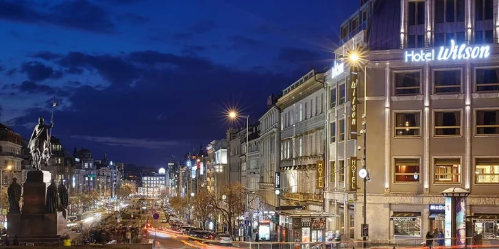 Hotel se nachází přímo u sochy sv. Václava.