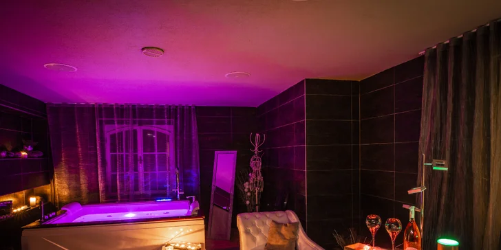 Varianta s wellness vám zajistí i 60min. vstup do privátního spa s vířivkou a finskou saunou s aromaterapií. 
