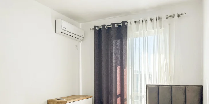 V jedné ložnici najdete 2 samostatná lůžka, ve druhé manželskou postel.