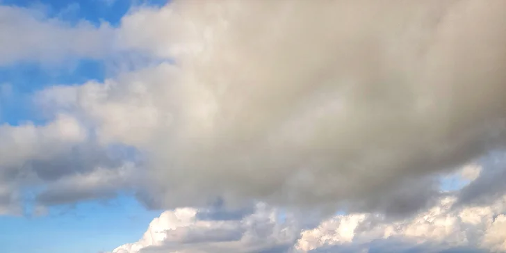 Z nebeské výšky se pokocháte pohledem třeba na město Vyškov, vysílač Kojál nebo na Račický zámek.