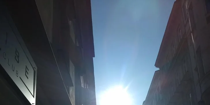 Na tajemného cizince má políčeno spousta Brňanů, třeba vám v cestě dál někdo poradí...
