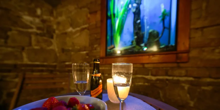 Aby toho nebylo málo, odpočinek vám tu zpříjemní i lahev vína – zvolit můžete bílé, červené, prosecco nebo nealko prosecco.