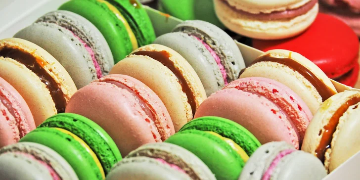 Voucher vyměníte za balíčky 8, 16 nebo 30 makronek od VD Cakes. 
