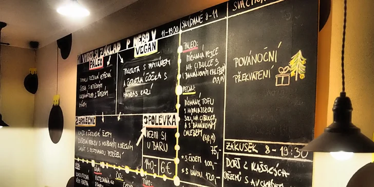 Přijďte jakýkoli všední den od 11 do 20 hodin. V 9.30 zveřejňují na facebooku aktuální menu. 
