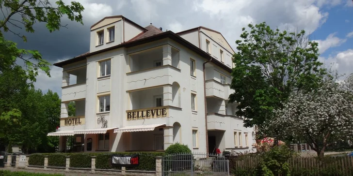 Na 3 dny se ubytujete v hotelu Bellevue v Doksech jen 200 m od jezera.