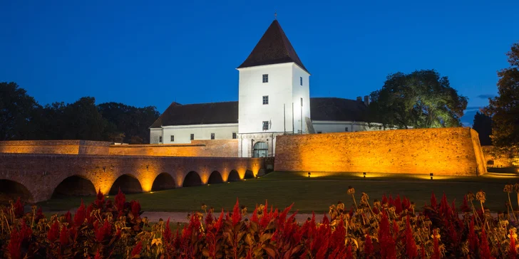Za návštěvu stojí hrad Nádasdy v centru města Sárvár.