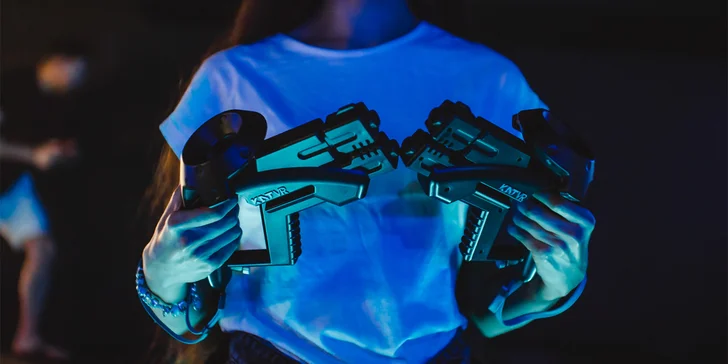 Jako první v Brně tu nabízejí virtuální realitu s pohybovou platformou KAT VR Walk. 