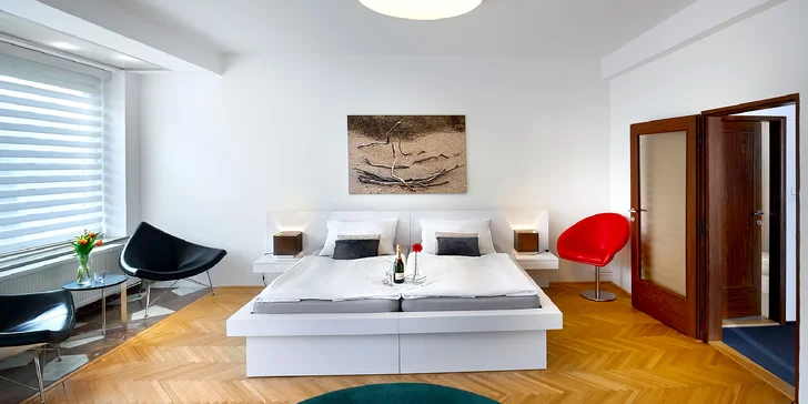 Ubytujete se ve 4* apartmánu v hlavní či vedlejší hotelové budově.