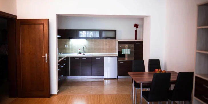 V každém apartmánu najdete kompletně vybavenou kuchyň.