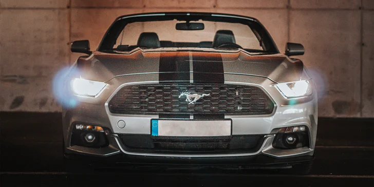 Díky AVsportcars na vlastní kůži zažijete, jaké to být středem pozornosti v centru města i na okreskách – z 0 na 100 se dostanete za 5,5 vteřiny a stanete se králem silnic.