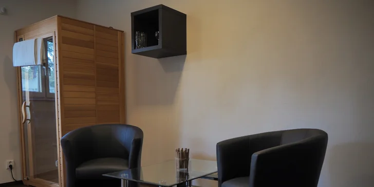 Čeká vás finská i infra sauna.