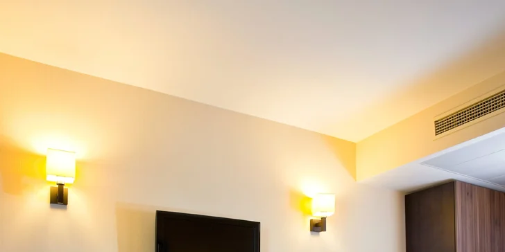 K dispozícii je aj priestrannejšia izba kategórie Junior Suite.