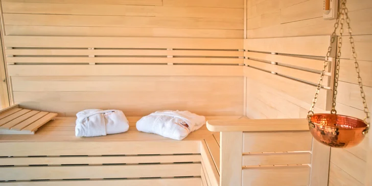 Sauna je prosklená, abyste si po celou dobu mohli užívat parádní výhledy. 