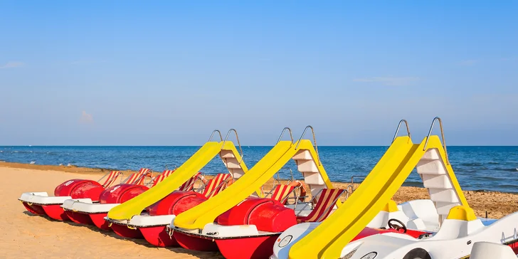 V Bibione budete leňošiť na piesočnatej pláži (11 km), ktorá je obľúbená aj vďaka krásne sfarbenému moru, čo ocenia skutoční milovníci kúpania a potápania sa. 
