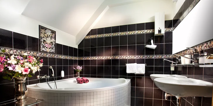 K apartmánu náleží i krásná koupelna s vanou.