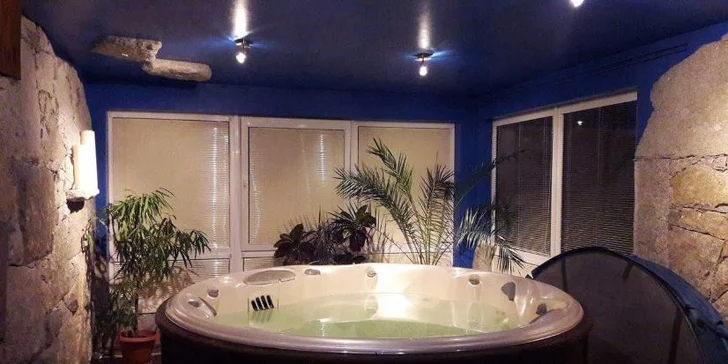 A když zatoužíte po relaxaci ve wellness? Žádný problém, na vstup máte 50% slevu nebo jej máte v rámci některých variant v ceně.