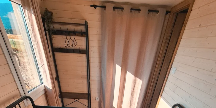 Dve samostatné lôžka vo veľkom dome