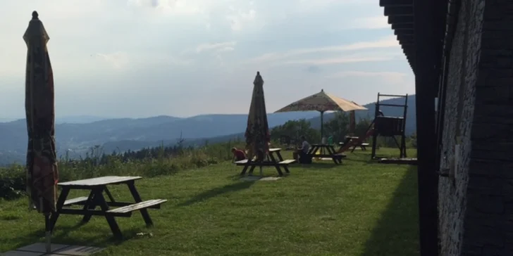 Bydlet budete uprostřed přírody.
