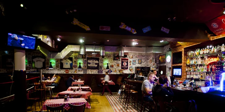 Restaurace Champs je zařízena v americkém stylu.