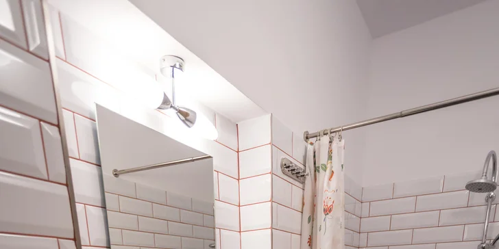 Kúpeľňa je súčasťou všetkých apartmánov, vždy so sprchou.