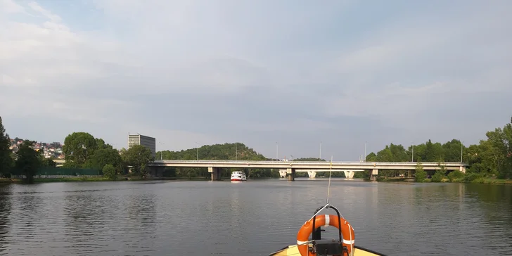 Průkaz vůdce malého plavidla vám umožní řídit loď do 20 m délky až se 12 osobami na palubě.