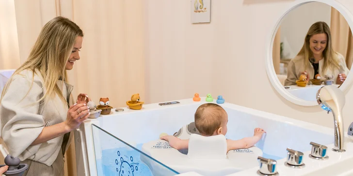 Relax vo vode pomáha zmierniť koliky, podporuje lepší spánok a celkovú pohodu dieťatka.
