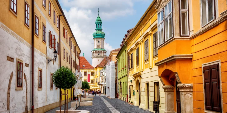 Sopronské uličky takisto dýchajú dejinami a prechádzka po nich má kúzelnú atmosféru.