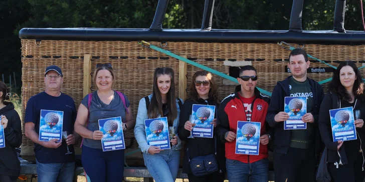 Podle staré balonářské tradice vás čeká slavnostní křest, po kterém obdržíte památeční certifikát.