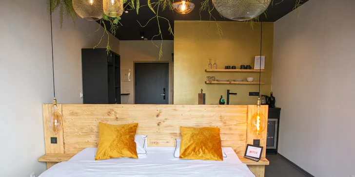 Zabydlíte se v moderním apartmánu s velkou manželskou postelí.