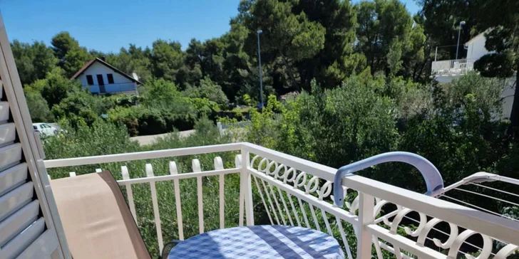  Jen kousek od živého letoviska Vodice a poblíž oblíbeného Šibeniku najdete oázu klidu s vlastní zahradou a grilem, odkud to bude na pláž doslova pár kroků.