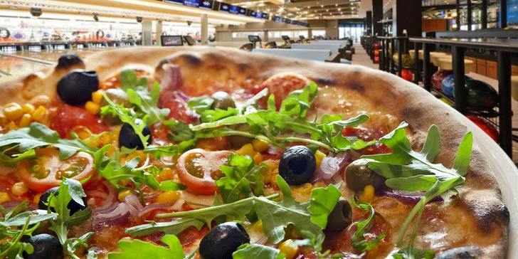 Pizza či cibulové kroužky a bowling v největším bowlingovém centru Moravy