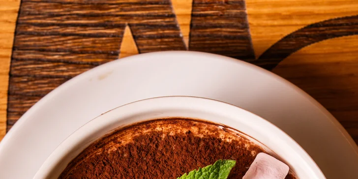  Na závěr vás vždy čeká dezert dle denní nabídky, například panna cotta nebo tiramisu.

