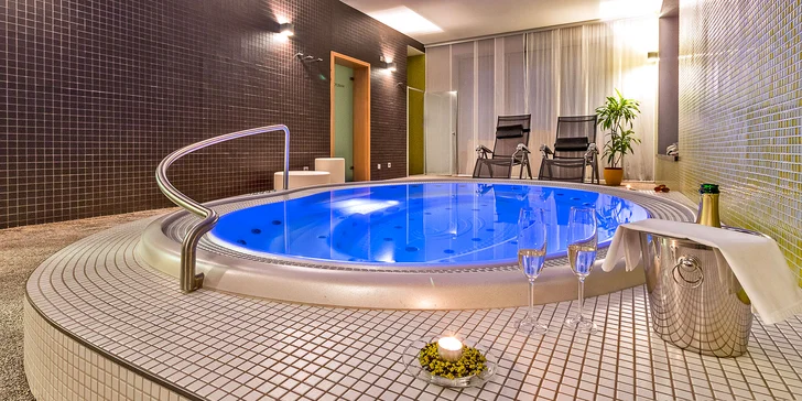 Wellness pobyt na jižní Moravě s degustací vína a zážitkovou večeří, v nabídce pokoj s vířivou vanou
