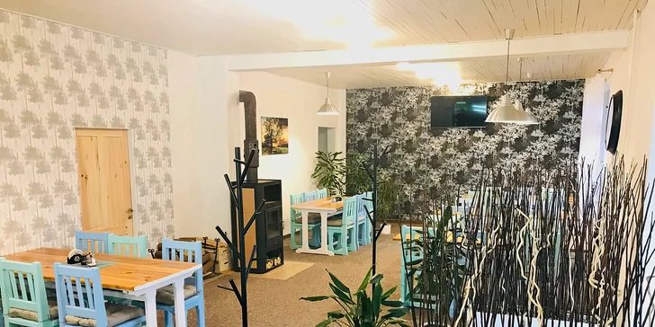 V restauraci připravují pizzu z pece, burgery i bezlepkové speciality. 