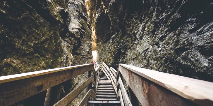 Ve Vorderkaserklamm váš čeká 51 lávek a 35 schodišť o celkovém počtu 373 schodů.