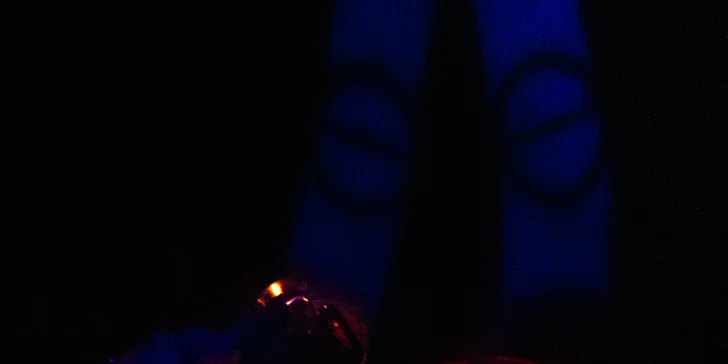 Čeká na vás zapůjčení vesty a laserové zbraně na celých 15 min. hry v uzavřeném prostředí.